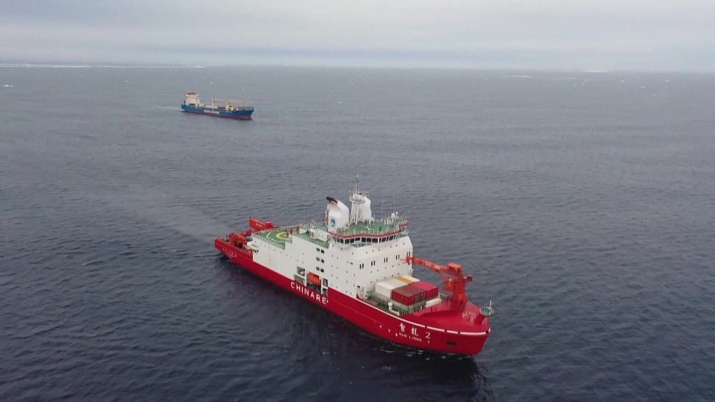 China’s Xue Long 2 Icebreaker Reaches Arctic for 2025 Polar Mission